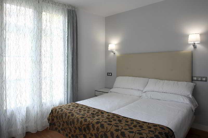 Casual Gurea Hotel Bilbao Buitenkant foto