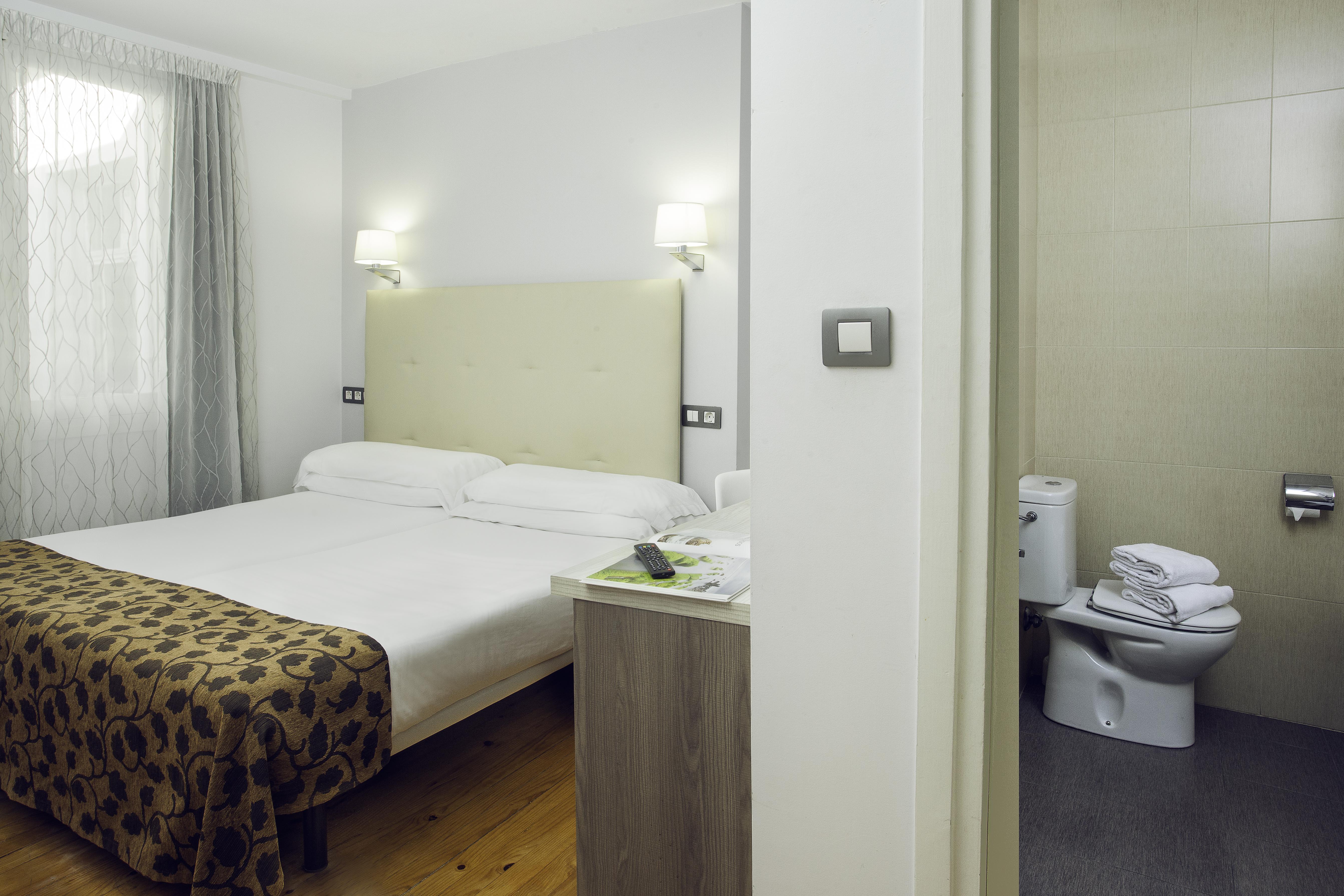 Casual Gurea Hotel Bilbao Buitenkant foto