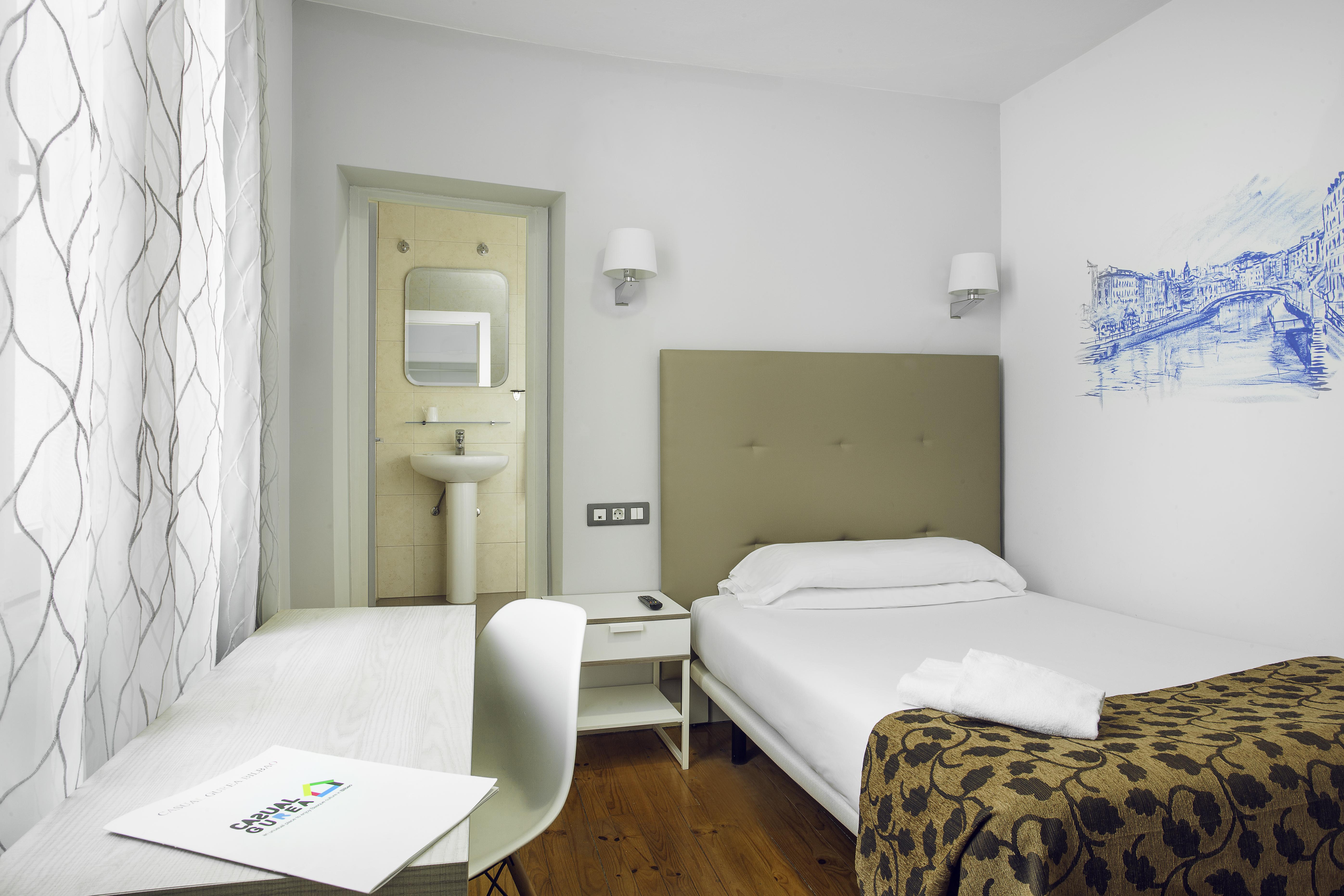 Casual Gurea Hotel Bilbao Buitenkant foto