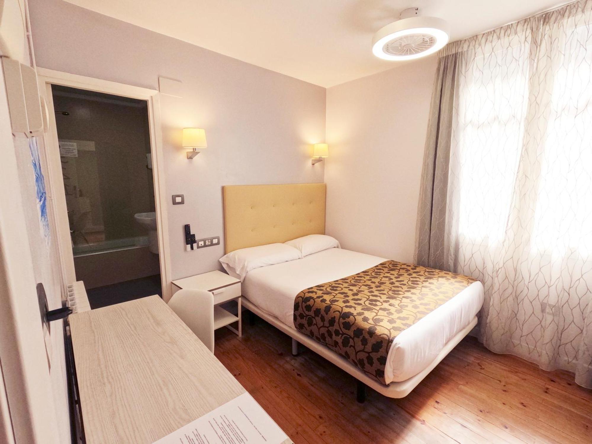 Casual Gurea Hotel Bilbao Buitenkant foto