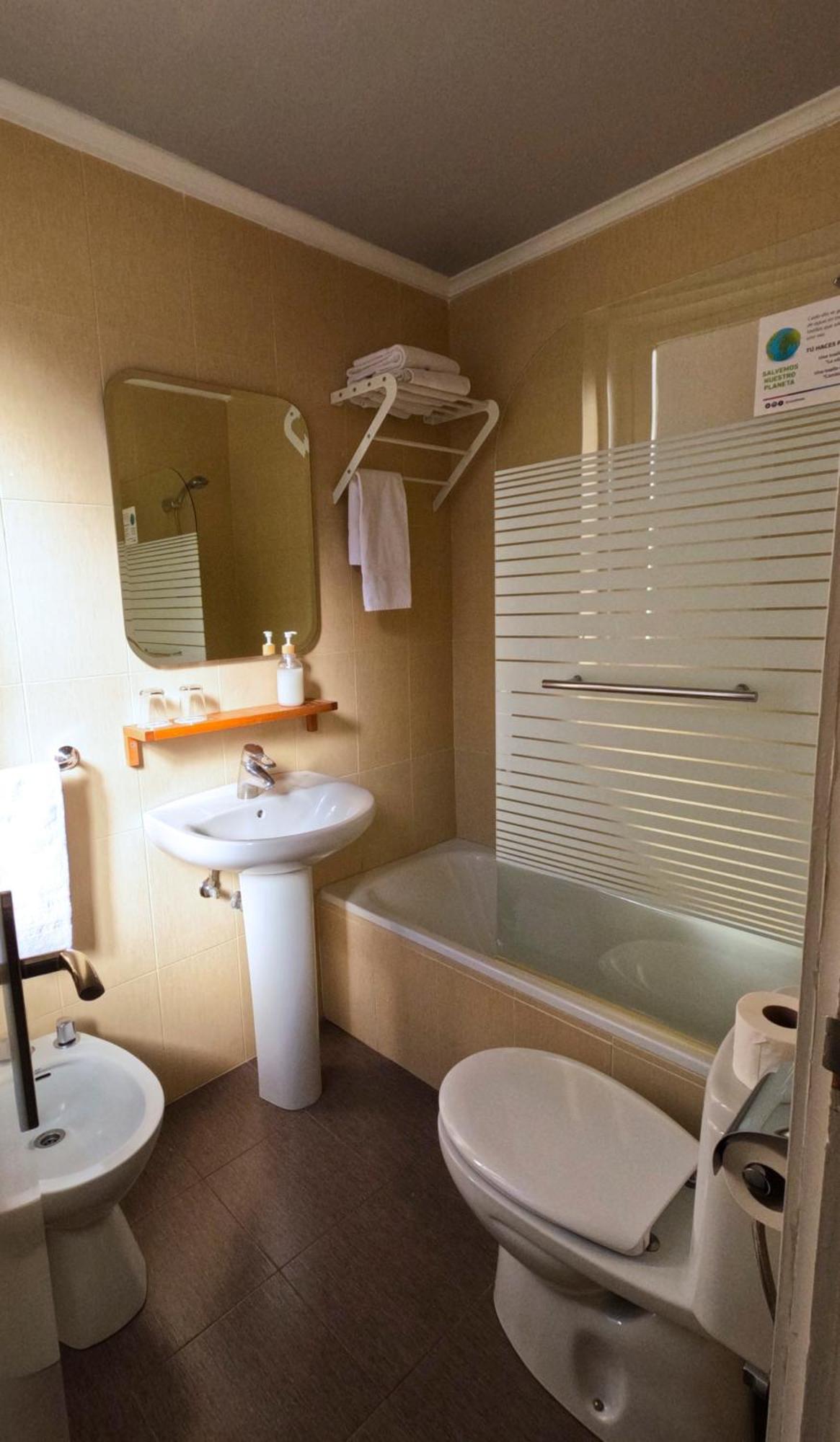 Casual Gurea Hotel Bilbao Buitenkant foto