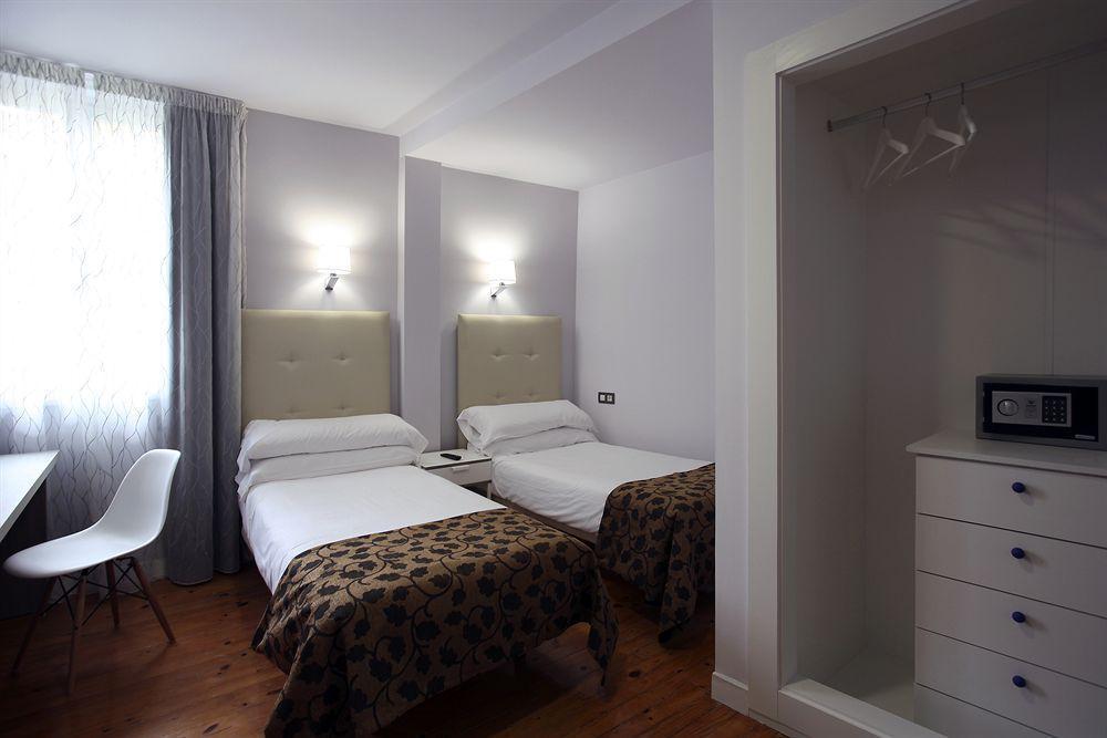 Casual Gurea Hotel Bilbao Buitenkant foto