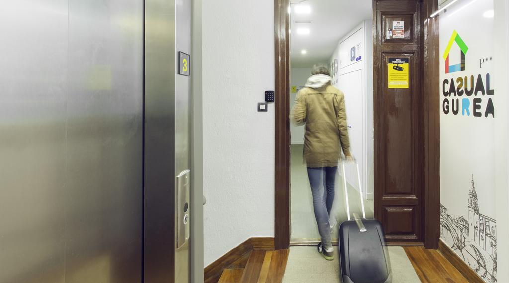 Casual Gurea Hotel Bilbao Buitenkant foto