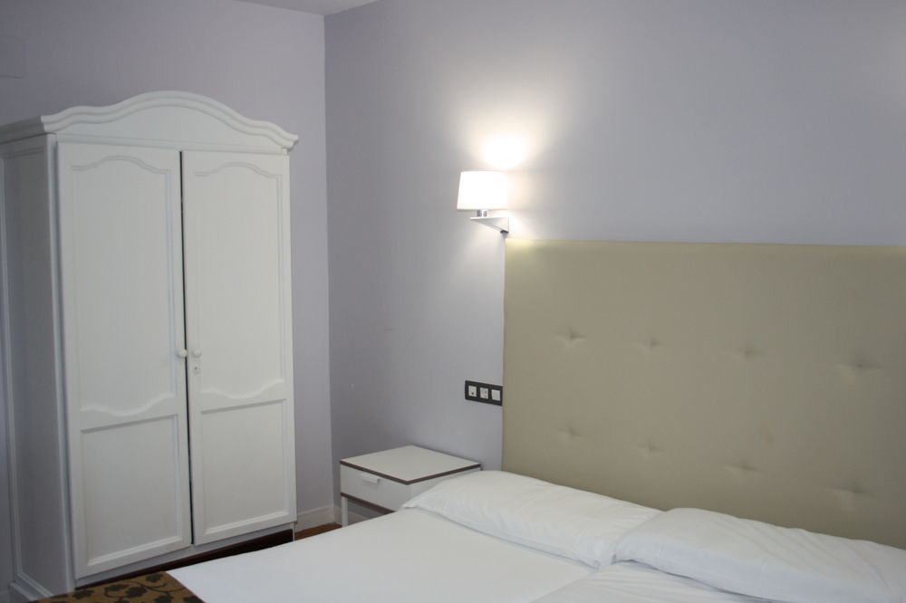 Casual Gurea Hotel Bilbao Buitenkant foto