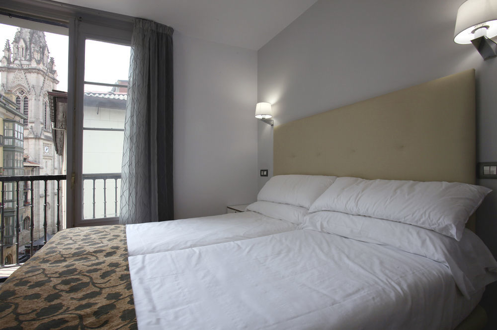 Casual Gurea Hotel Bilbao Buitenkant foto