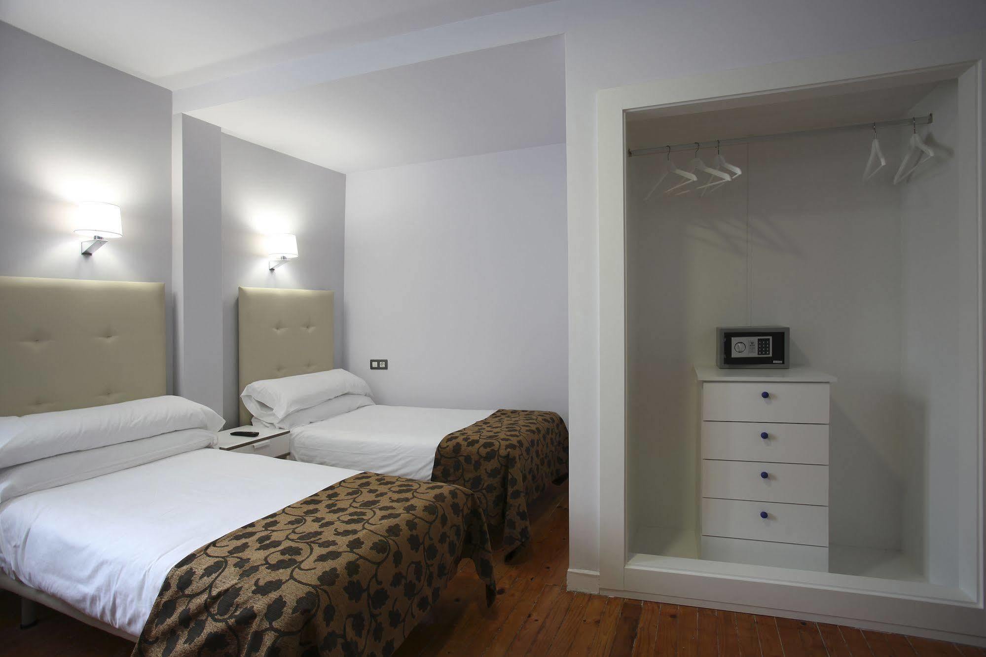 Casual Gurea Hotel Bilbao Buitenkant foto