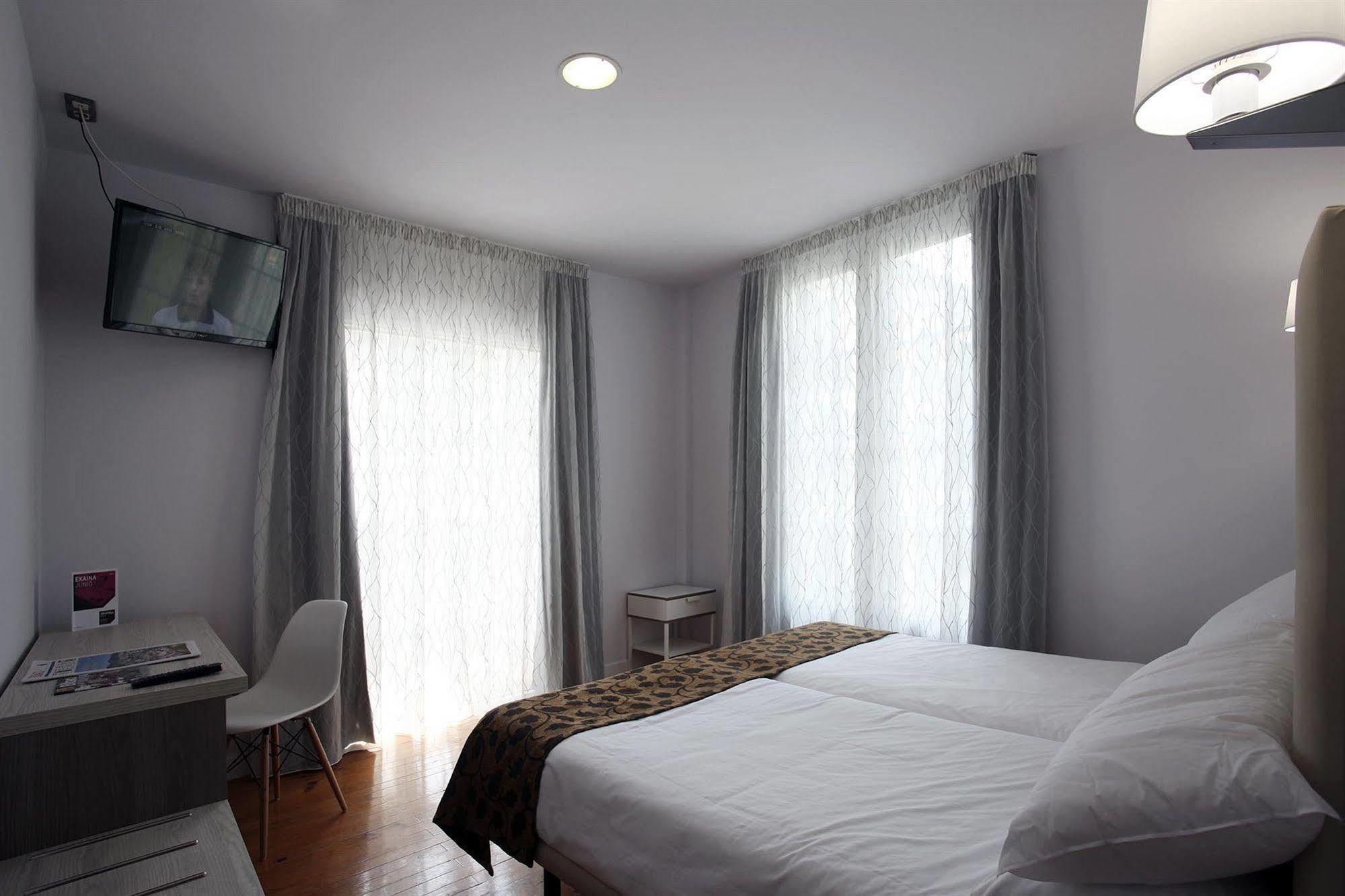 Casual Gurea Hotel Bilbao Buitenkant foto