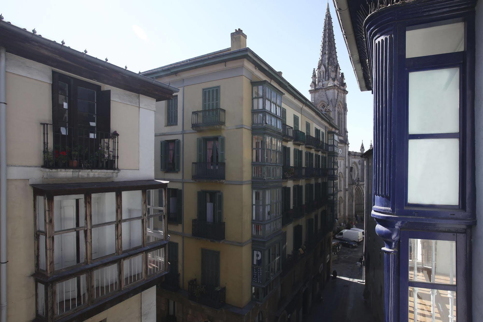 Casual Gurea Hotel Bilbao Buitenkant foto